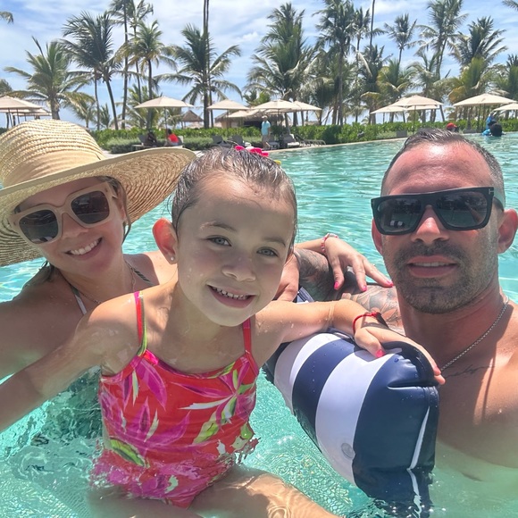 π MEET THE POSHER π - Picture 2 of 16